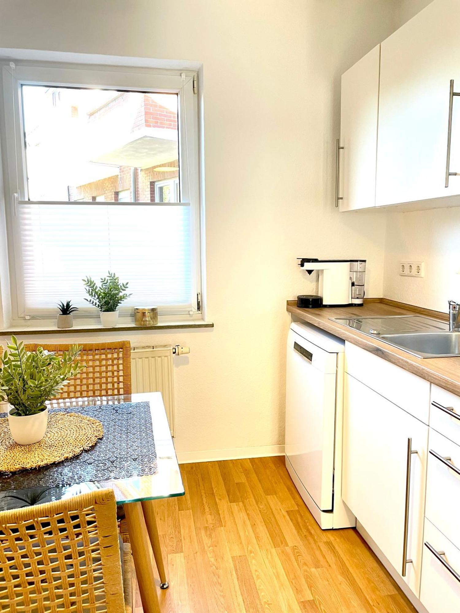Wlan,Smart Tv,4 Betten, Zentral Emden Exteriör bild