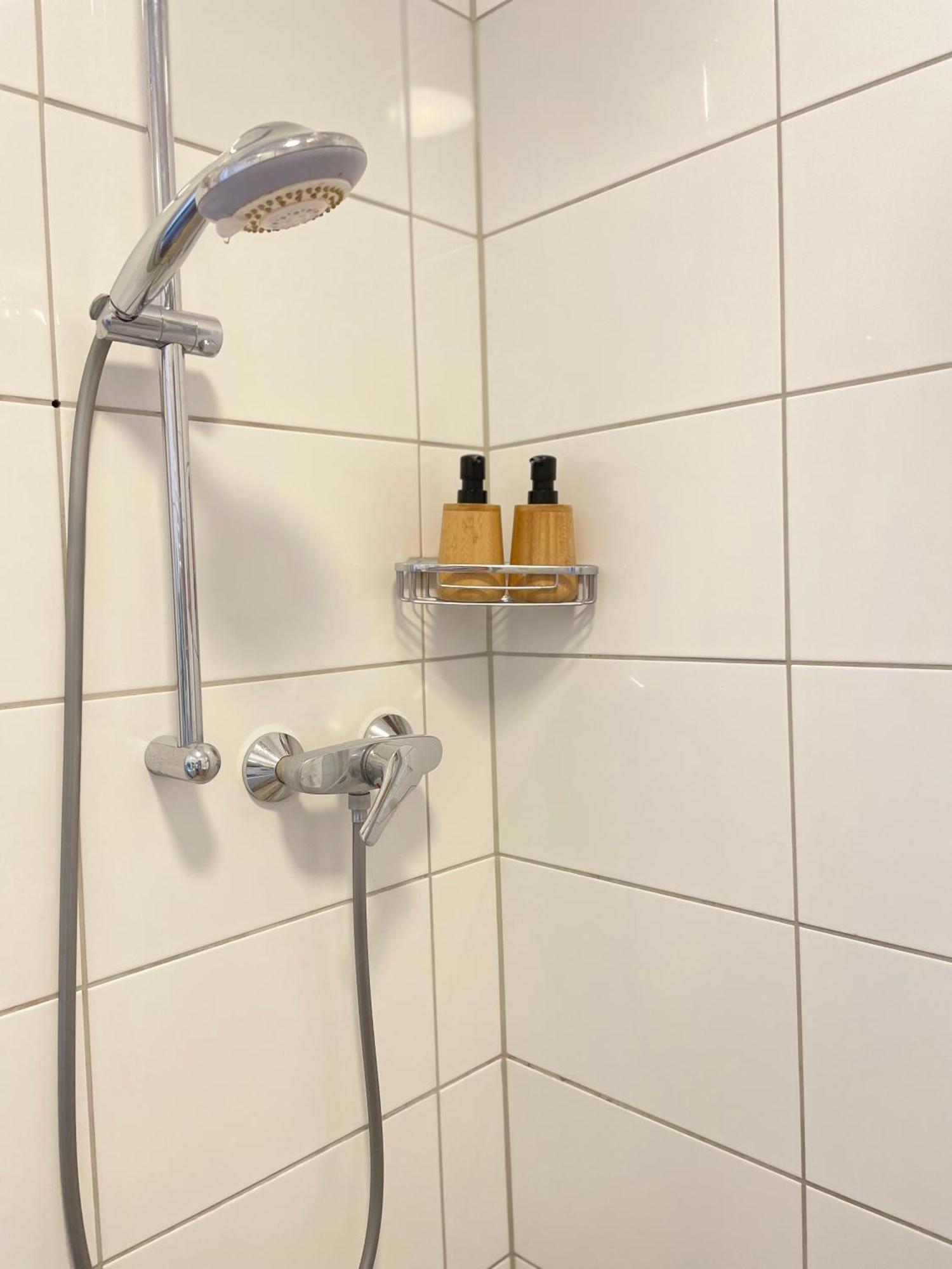 Wlan,Smart Tv,4 Betten, Zentral Emden Exteriör bild