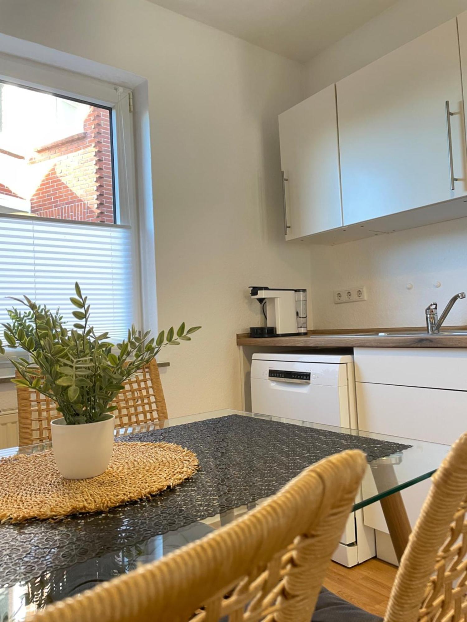 Wlan,Smart Tv,4 Betten, Zentral Emden Exteriör bild