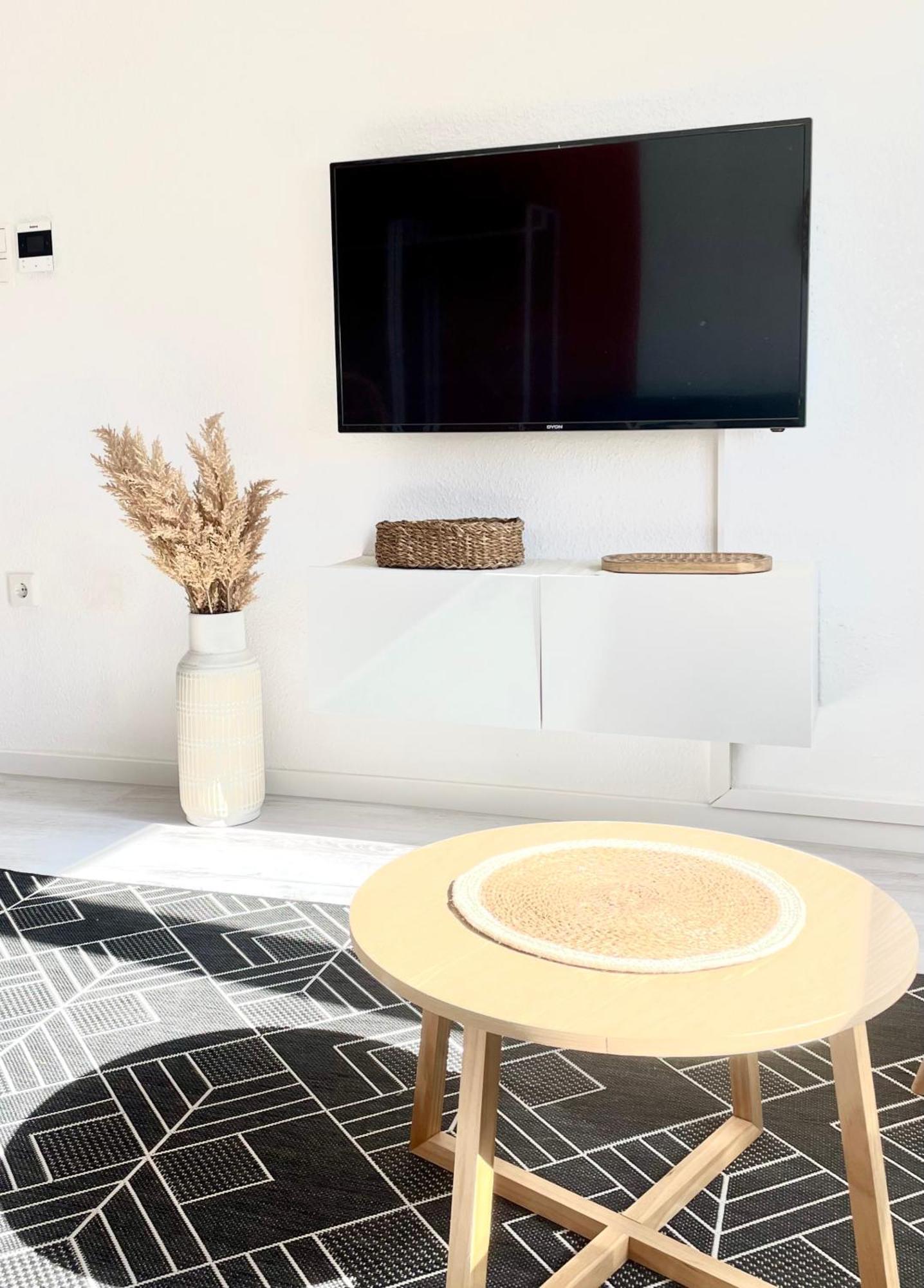 Wlan,Smart Tv,4 Betten, Zentral Emden Exteriör bild